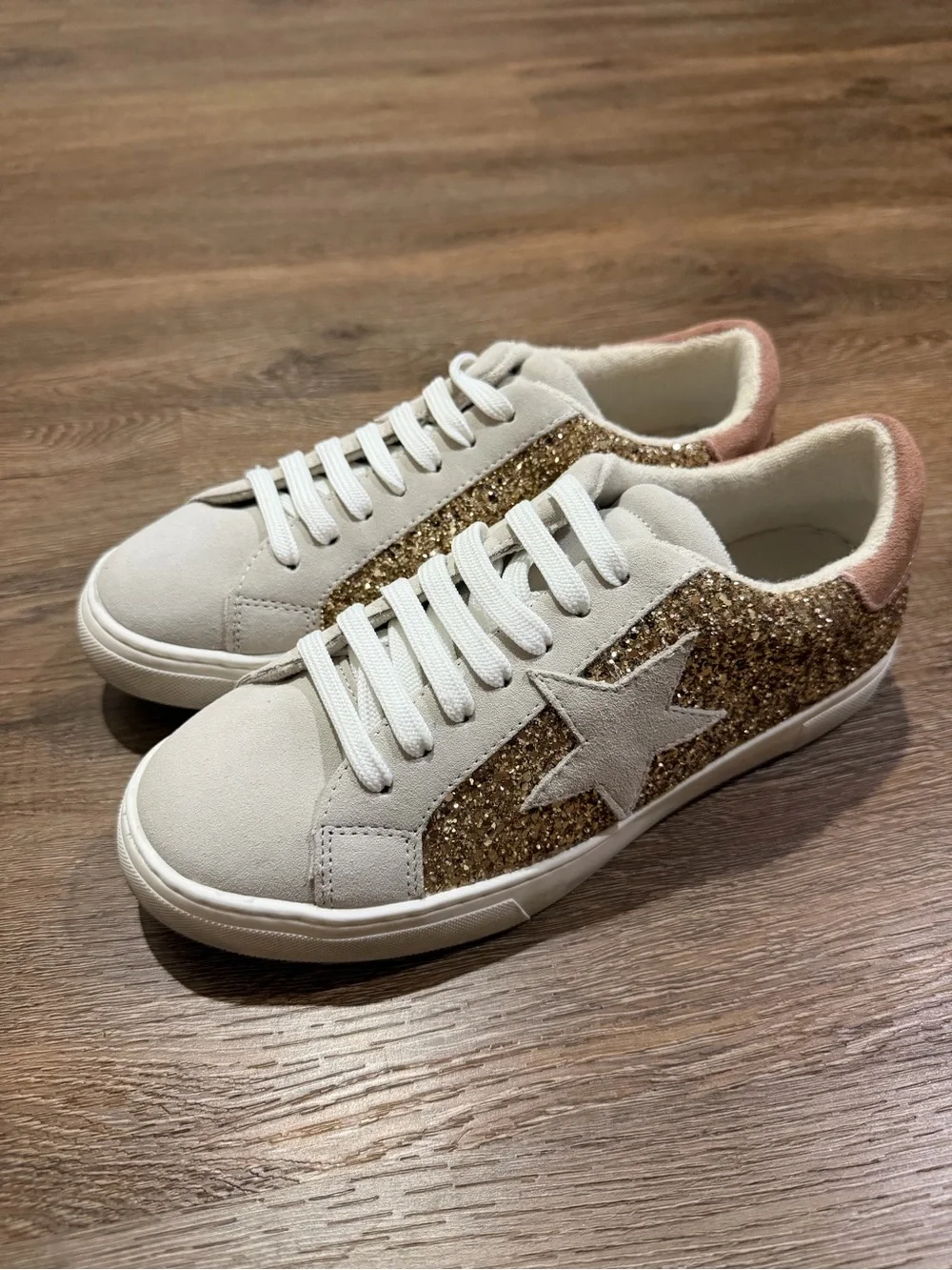 Steven New York Rubie Gold Glitter Star Sneakers Women’s 8.5 New